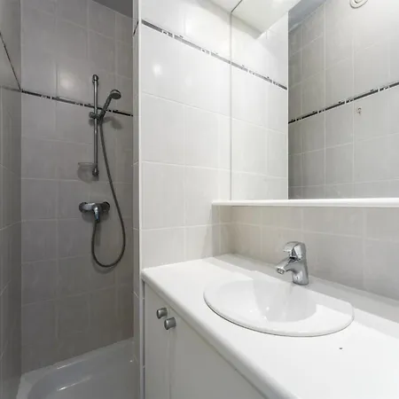 In Near Belgium Pier Apartament *